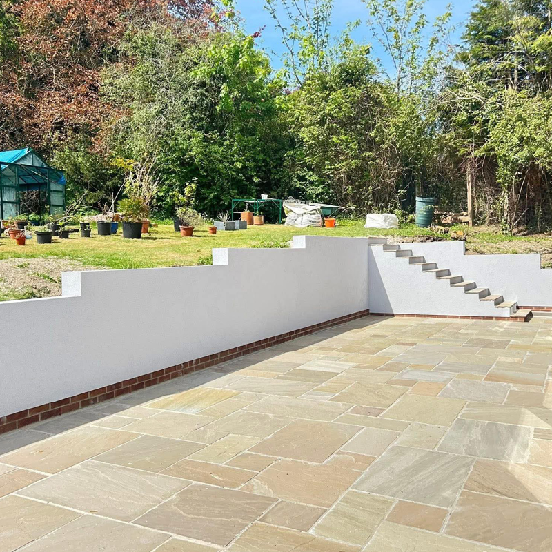 Spray rendered garden wall